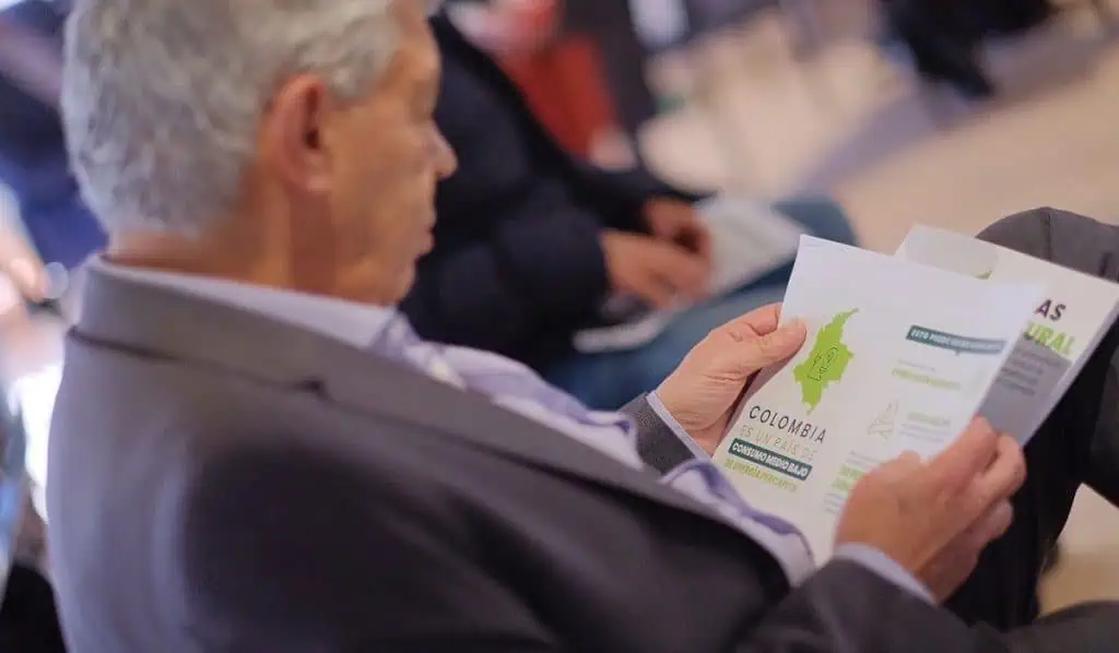 Industria y DNP evalúan potencial e impulso para el gas natural en Colombia Industria del gas natural en Colombia