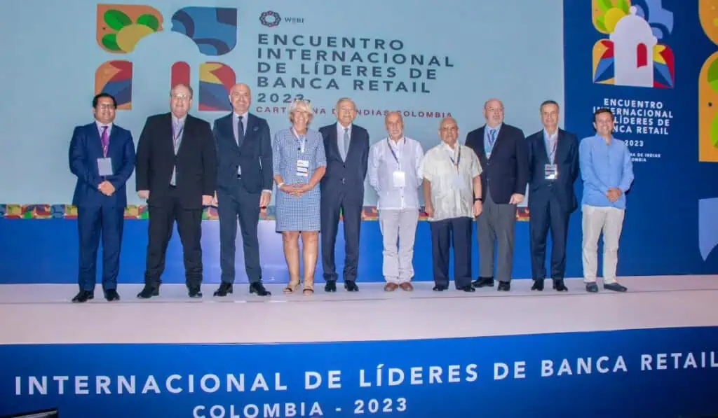 Tendencias globales se analizaron en Encuentro Internacional de líderes de Banca Retail en Cartagena La reciente edición del Encuentro Internacional de Banca Retail se llevó a cabo por primera vez en Cartagena de Indias, Colombia. Imagen: WSBI.