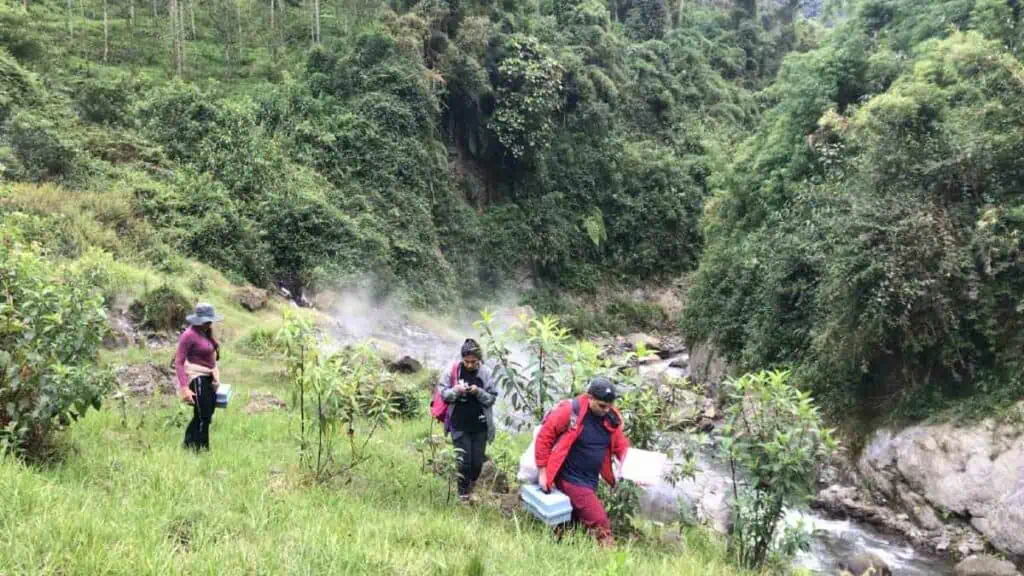 Investigadores descubren potencial para producir energía geotérmica en el Nevado del Ruiz energía geotérmica