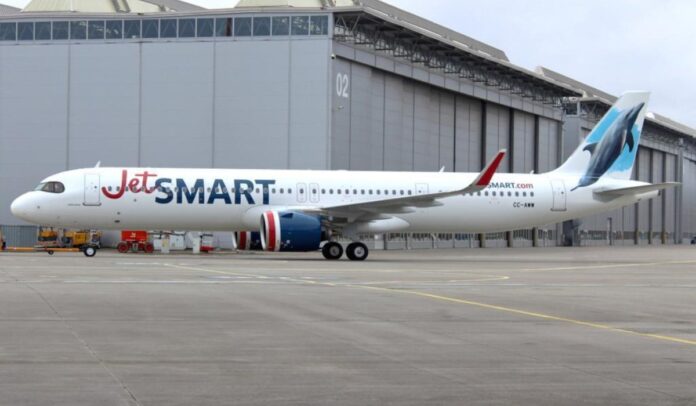jetsamrt-aerolinea-de-bajo-costo JetSmart recibe nuevo avión que se une a flota de 24 aeronaves.