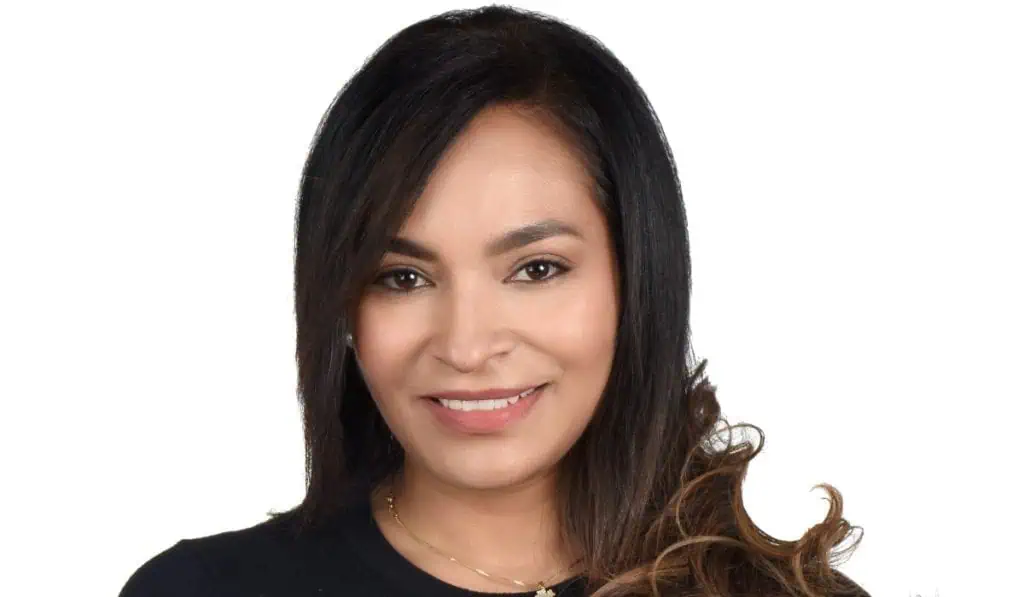 Century 21, referente en inclusión de mujeres en el sector inmobiliario Johana Bustamante, trabajadora en Century 21. Imagen: Cortesía Century 21.