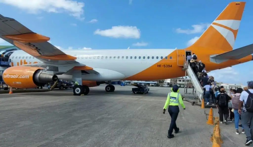 Ultra Air reduce flota de aviones y retrasa pago de nómina Ultra Air, aerolínea de bajo costo en Colombia.