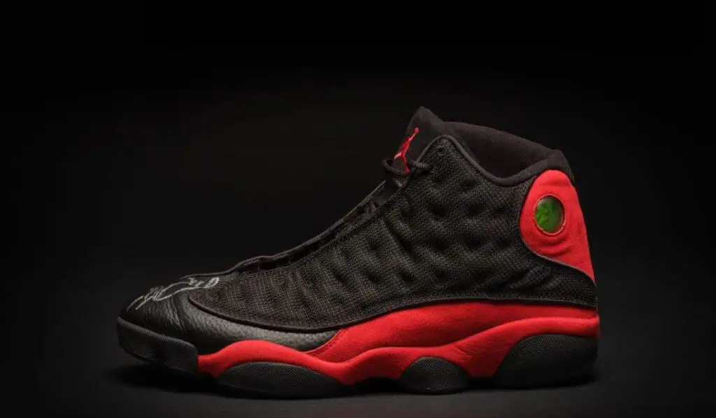 Air Jordan fueron subastados hoy, este fue el valor por el que los compraron en EE.UU. Estos tenis fueron subastados en Estados Unidos del 3 al 11 de abril de 2023 al ser autografiados por Michael Jordan.