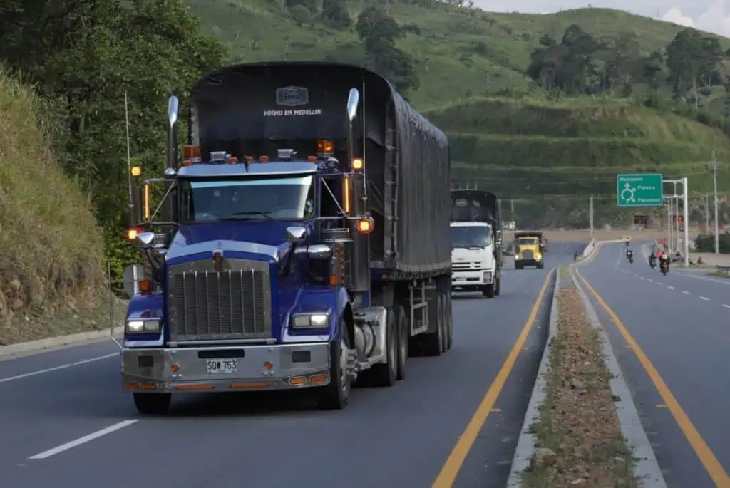 Gobierno Petro y transportadores vuelven a negociar subida del precio del ACPM en Colombia El gobierno Petro explicó cómo definió subir el precio del ACPM en Colombia