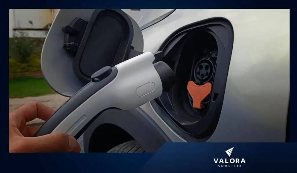 El golpe que el gobierno Petro le daría a los carros eléctricos que importa Colombia Viaje en carro eléctrico de Colombia a Perú y Ecuador gracias a nuevo corredor