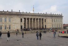 Fachada del Congreso de la República, donde se debaten reformas.