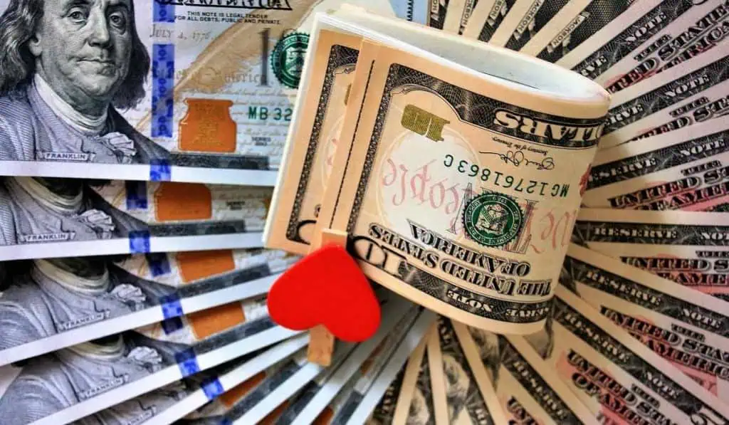Dólar Colombia 4 de abril: completó nueva jornada cayendo y se ubicó por debajo de $4.590 Dólar cierra por debajo de los $4.600