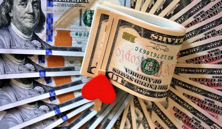 Dólar cierra por debajo de los $4.600