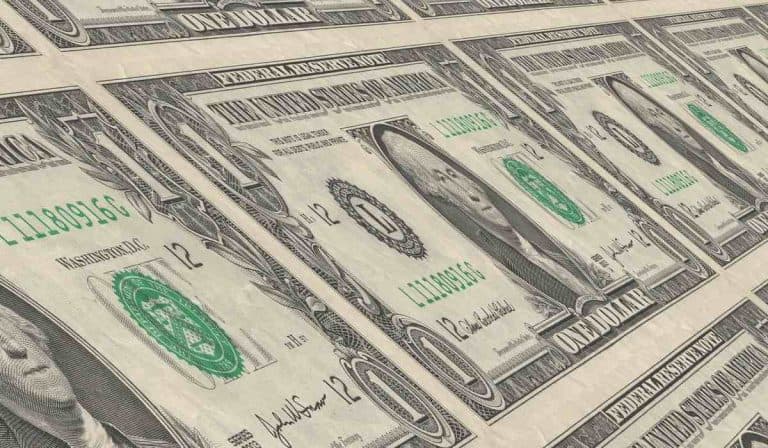 Dólar cierra cercano a los $4.490.