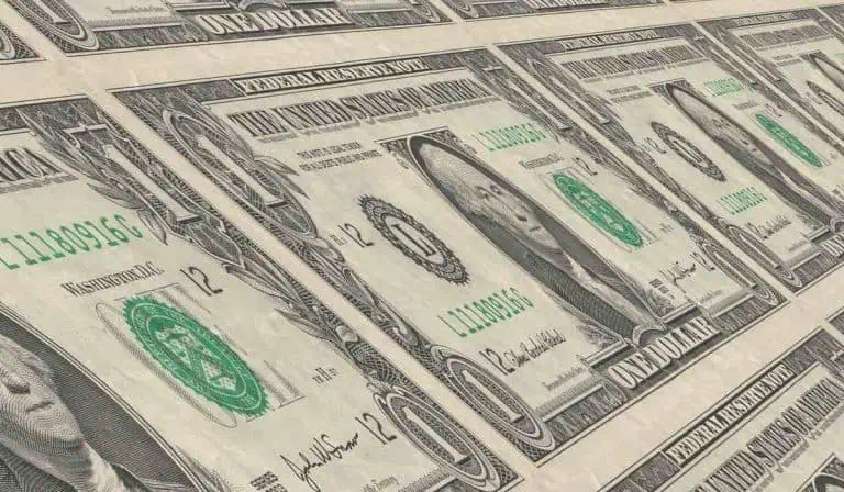 Dólar cierra cercano a los $4.490.