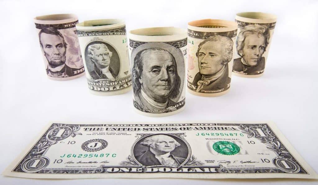 Dólar en Colombia cerró a la baja este jueves.