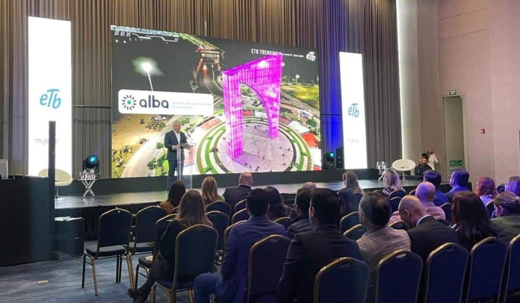 Apertura del ETB Trending Summit 2023 por Alex Blanco, presidente de ETB