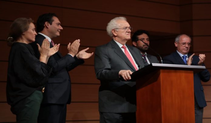 Exminhacienda Ocampo ExminHacienda habló sobre la decisión de mantener las tasas de interés.