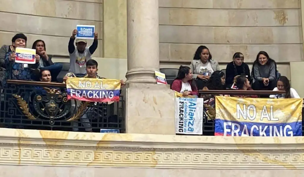 ExxonMobil no se va de Colombia: estos son sus otros contratos y líneas de negocio Debate en el Congreso para prohibir el fracking en Colombia