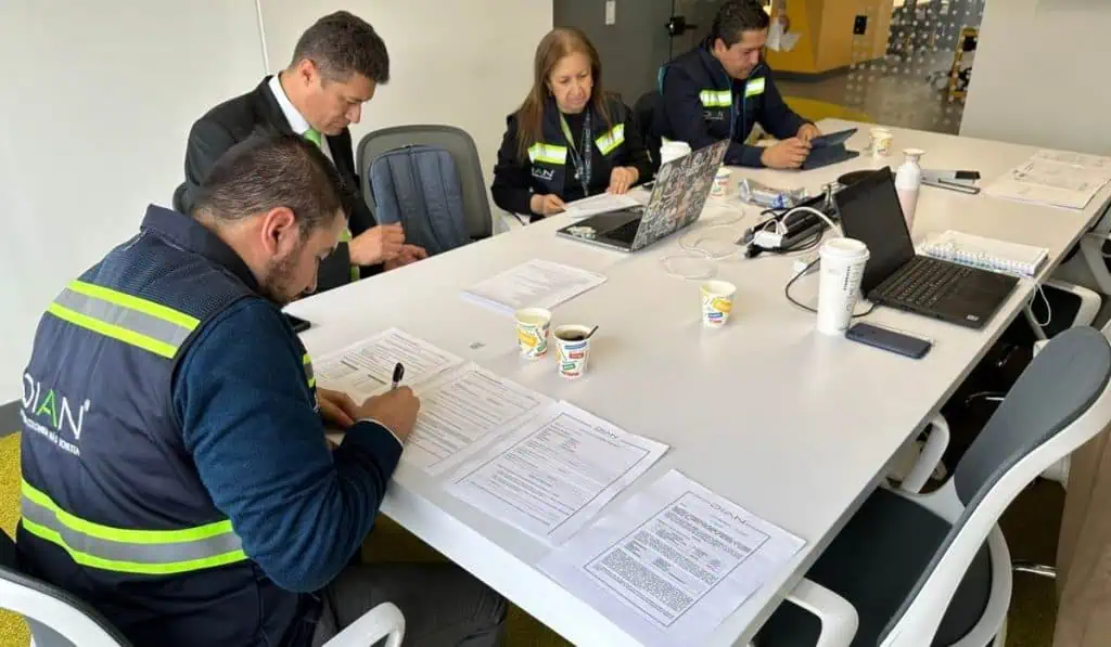 Ya hay fecha para las pruebas escritas del concurso de méritos de la DIAN Dian hace visitas sobre facturación electrónica.