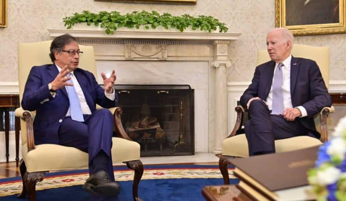 Gustavo Petro y Joe Biden afirman necesidad de “avanzar hacia una economía descarbonizada”