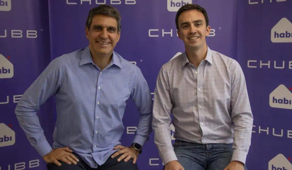 Habi y Chubb anuncian alianza para vender seguros a clientes en Colombia Fabio Cabral, presidente de Chubb Seguros Colombia y Germán Rueda, vicepresidente de crédito Habi Colombia