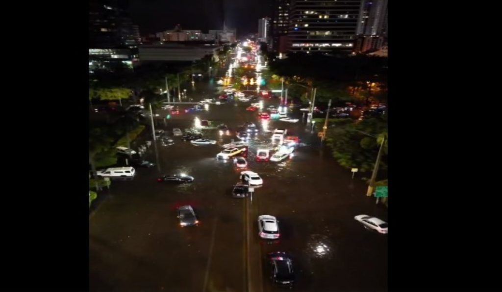 Inundaciones por lluvias históricas en Florida.