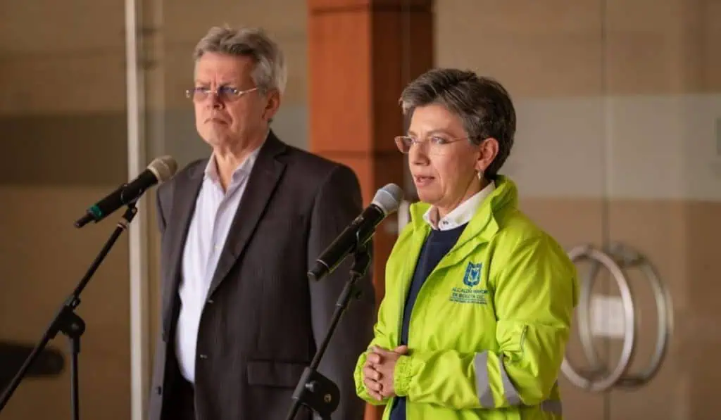Metro de Bogotá: ultimátum a contratista para entregar estudios y diseños definitivos Leonidas Narváez y Claudia López, en rueda de prensa sobre el Metro de Bogotá