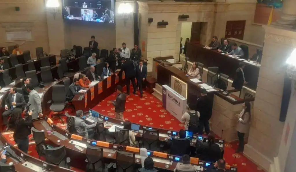 Reforma a la salud Colombia: Gobierno Petro apuesta por el voto al menudeo Se reanuda el debate a la reforma a la salud.