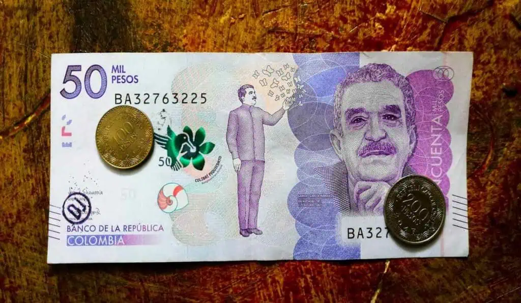 En marzo el peso colombiano fue la moneda más revaluada de América Latina En marzo Colombia tuvo la moneda más revaluada.
