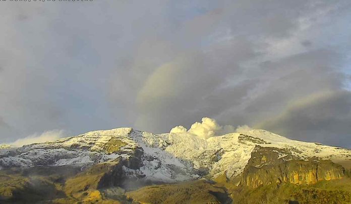 Así se comporta el Nevado del Ruiz este viernes 28 de abril.