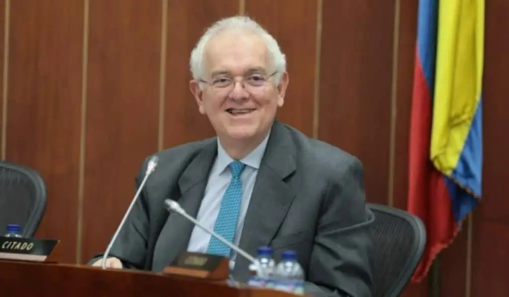 Primicia | Colombianos han pagado más de $650.000 millones por impuestos saludables; así está su consumo Exministro de Hacienda José Antonio Ocampo