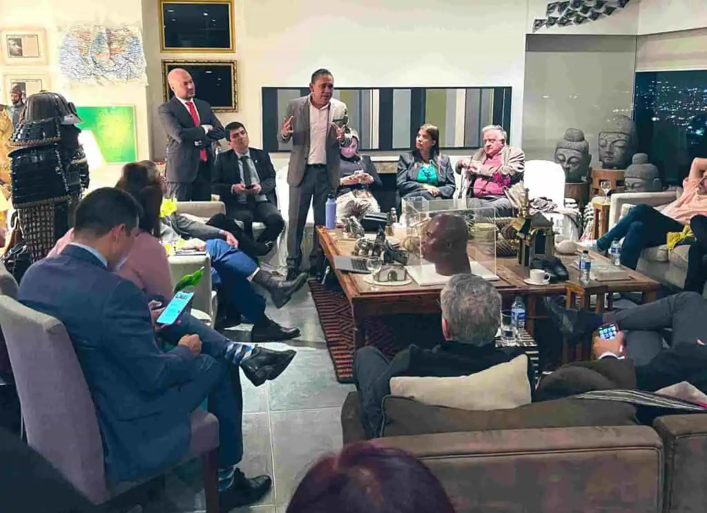 Reforma a la salud Colombia: Gobierno Petro apuesta por el voto al menudeo Partido Liberal mantuvo reuniones previas al debate de la reforma a la salud en Colombia