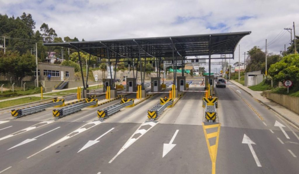 Peaje Patios en la vía Bogotá - La Calera