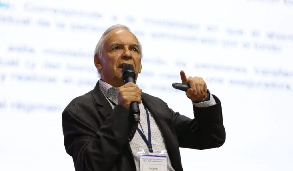 ¿Precio de la gasolina debería llegar a $14.000 y no $16.000 como dice gobierno Petro? Ricardo Bonilla, ministro de Hacienda de Colombia