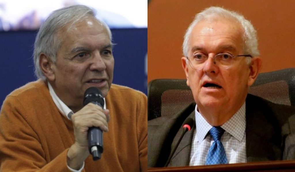 Ricardo Bonilla and Jose Antonio Ocampo, incoming and outgoing Minister of Finance