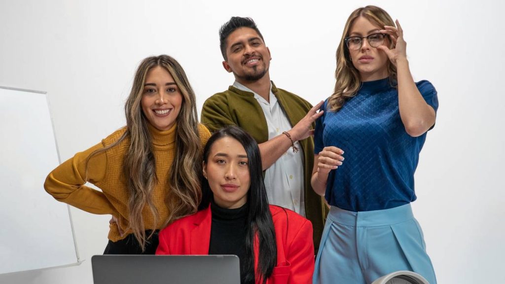 Empáticos, colaboradores y rigurosos: así son los trabajadores colombianos Trabajadores colombianos