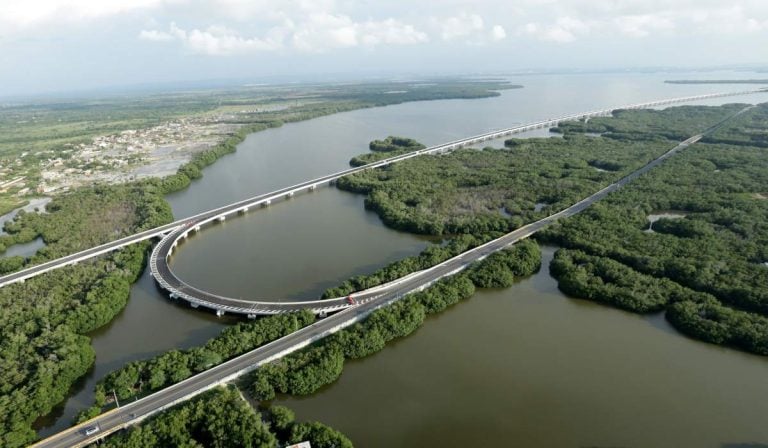 Viaducto Ciénaga de la Virgen en la vía Cartagena Barranquilla