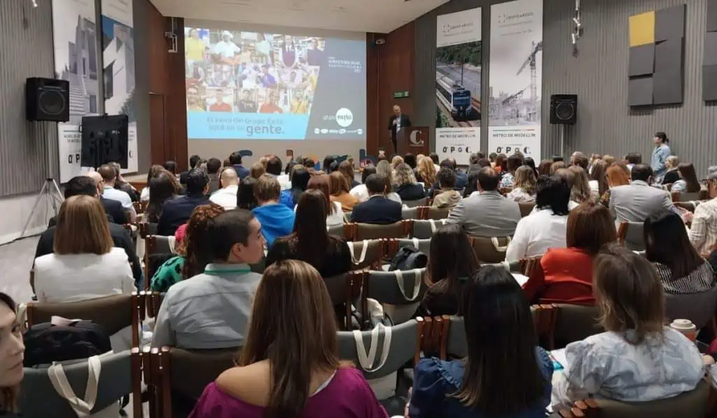 Avanza primer encuentro de directivas de talento humano de las 80 empresas más importantes del país Avanza primer encuentro de directivas de talento humano de las 80 empresas más importantes del país