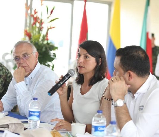 Ministra Irene Vélez anuncia reanudación de la industria petrolera en Arauca