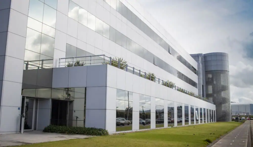 Planta más grande de Belcorp en la región queda en Tocancipá; así se hacen los productos Ésika, L’BEL y Cyzone Belcorp produce Ésika, L'EBEL y Cyzone