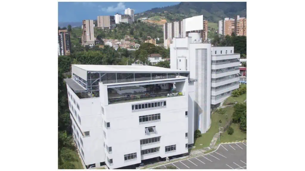 La institución colombiana que quiere incentivar la cocreación y el autoaprendizaje para emprendedores Institución educativa CEIPA