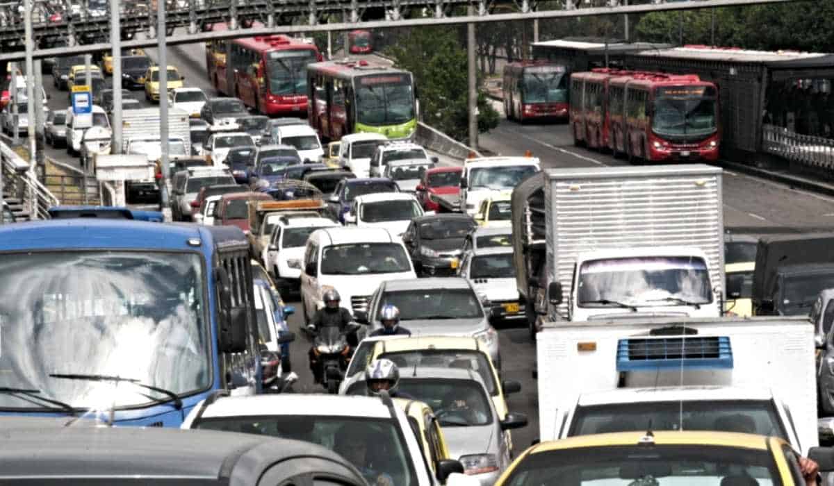 Home - Valora Analitik Con cambios en límites de velocidad propuestos por el MinTransporte, Bogotá podría reportar más horas de tráfico.