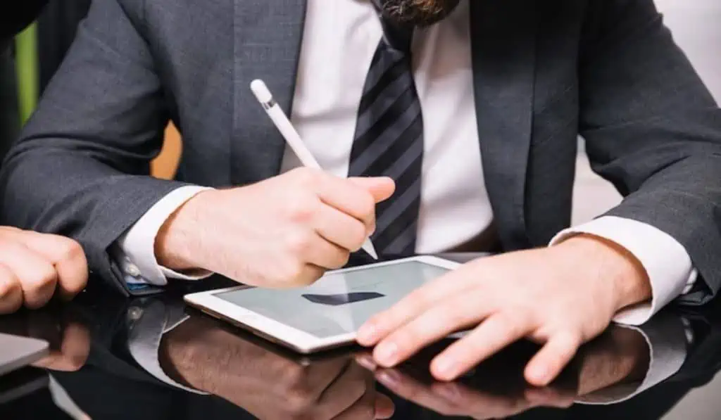 Firmas electrónicas: ¿Cómo hacen los colombianos para protegerlas en el mundo digital? Firmas electrónicas