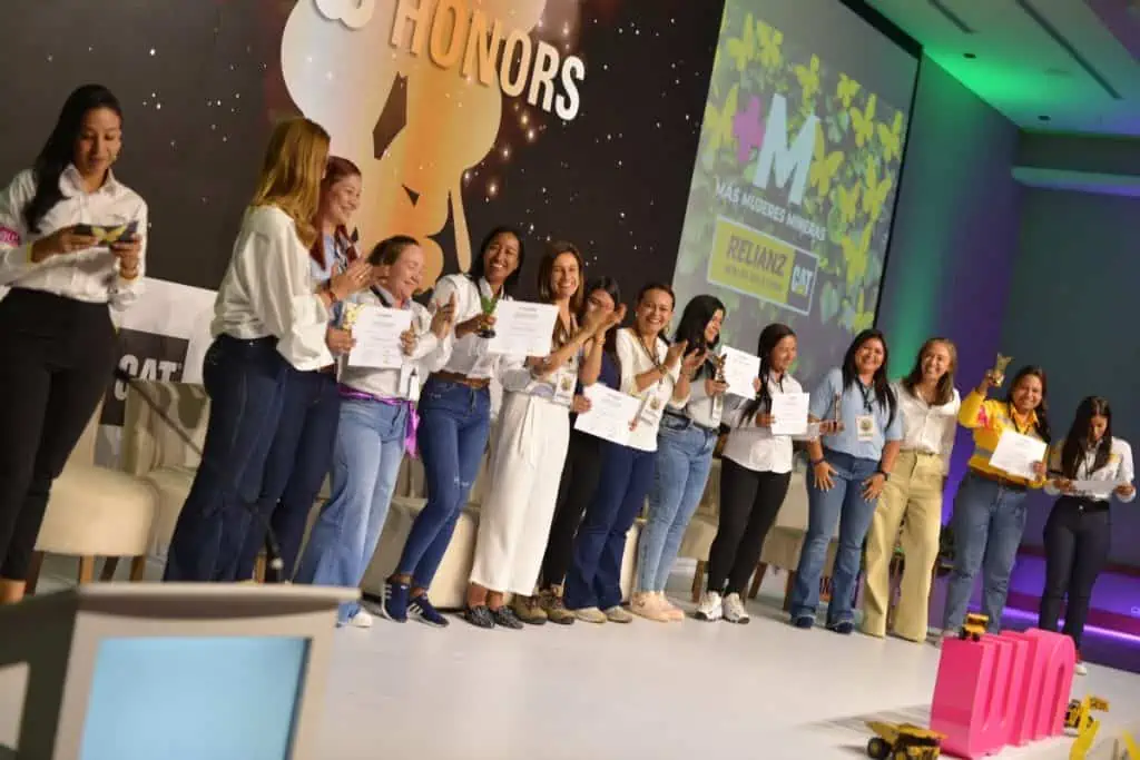 Foro Relianz WIN destaca la equidad e inclusión de las mujeres en la industria minera Foro Relianz WIN_ WOW honors
