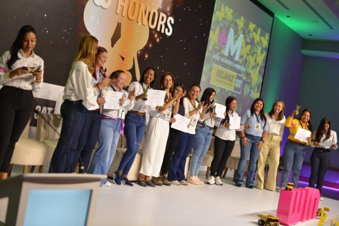 Foro Relianz WIN_ WOW honors Foro Relianz WIN_ WOW honors