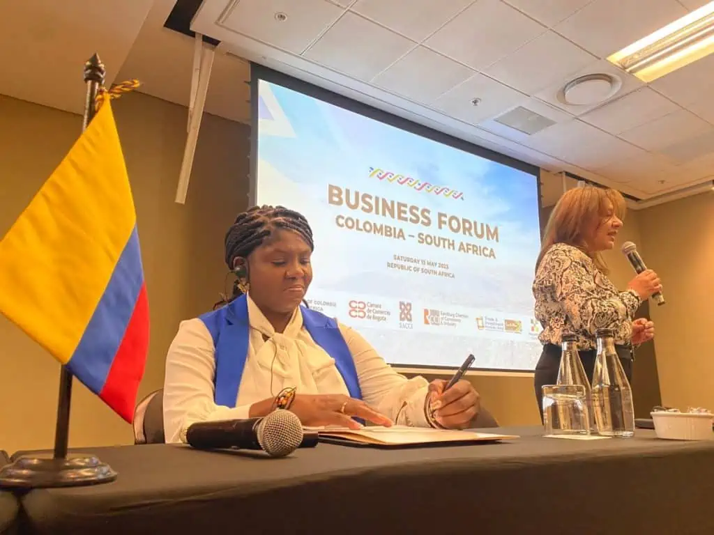 Los acuerdos que la vicepresidenta Francia Márquez logró en su viaje a África Francia Márquez en el Foro Económico Colombia Sudáfrica
