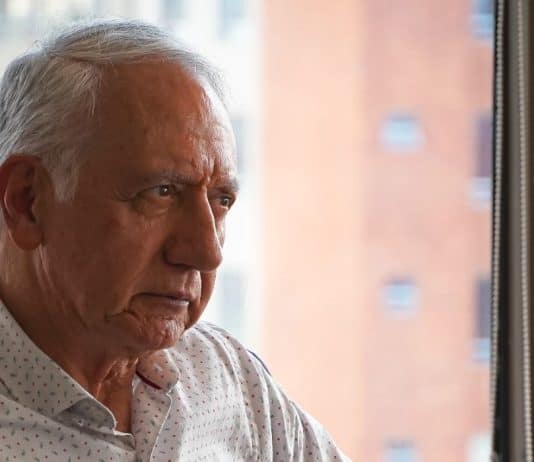 Guillermo Alfonso Jaramillo, ministro de Salud, habla sobre el caso de Sanitas y la entrega de medicamentos.