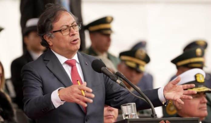 Gustavo Petro, presidente de Colombia, durante la conmemoración del septuagésimo segundo aniversario del comando general de las Fuerzas Militares