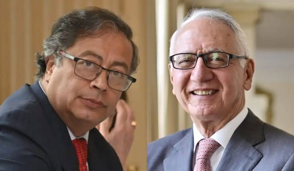 Congreso logra los votos para hundir la reforma a la salud de Petro en el Senado Presidente Gustavo Petro y Guillermo Alfonso Jaramillo, ministro de Salud