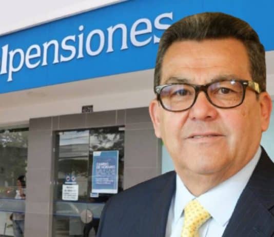 Jaime Dussán y fachada de Colpensiones