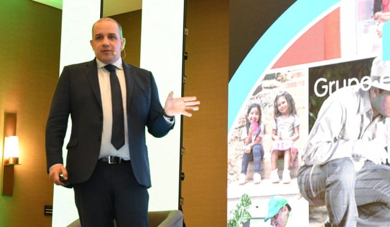 Jorge Andrés Carrillo, gerente de EPM, habla en una reunión con inversionistas en Bogotá.