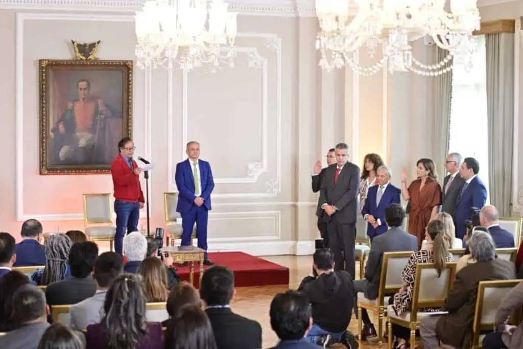 Nuevos ministros de Colombia tomaron posesión: estas serán sus tareas, según Petro Los nuevos ministros de Colombia inician oficialmente su trabajo en el gobierno
