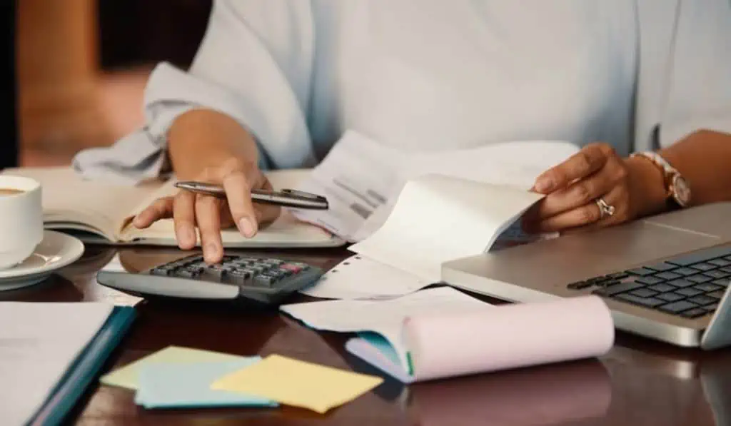 Prima de servicios en Colombia: recomendaciones para invertirla correctamente Prima de servicios en Colombia