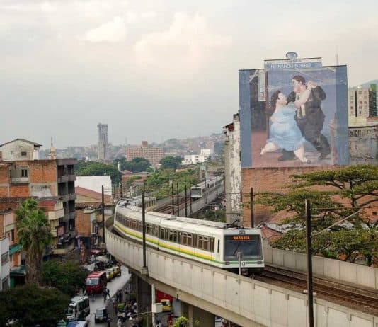 Imagen panorámica muestra movilidad en el pico y placa en Medellín
